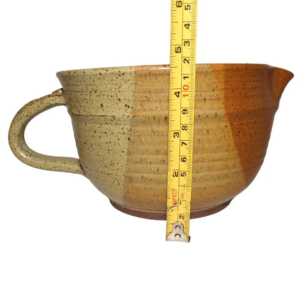 Vintage 8" Brushstroke Studio Pottery Bowl Pour Spout Handle Serving Stoneware - Picture 8 of 8